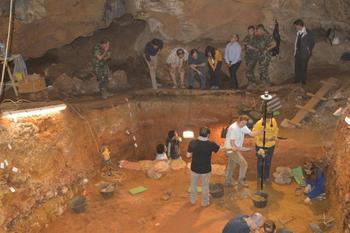 La secretaria general de cultura visita la cueva cacerena de santa ana para conocer los trabajos de  normal 3 2