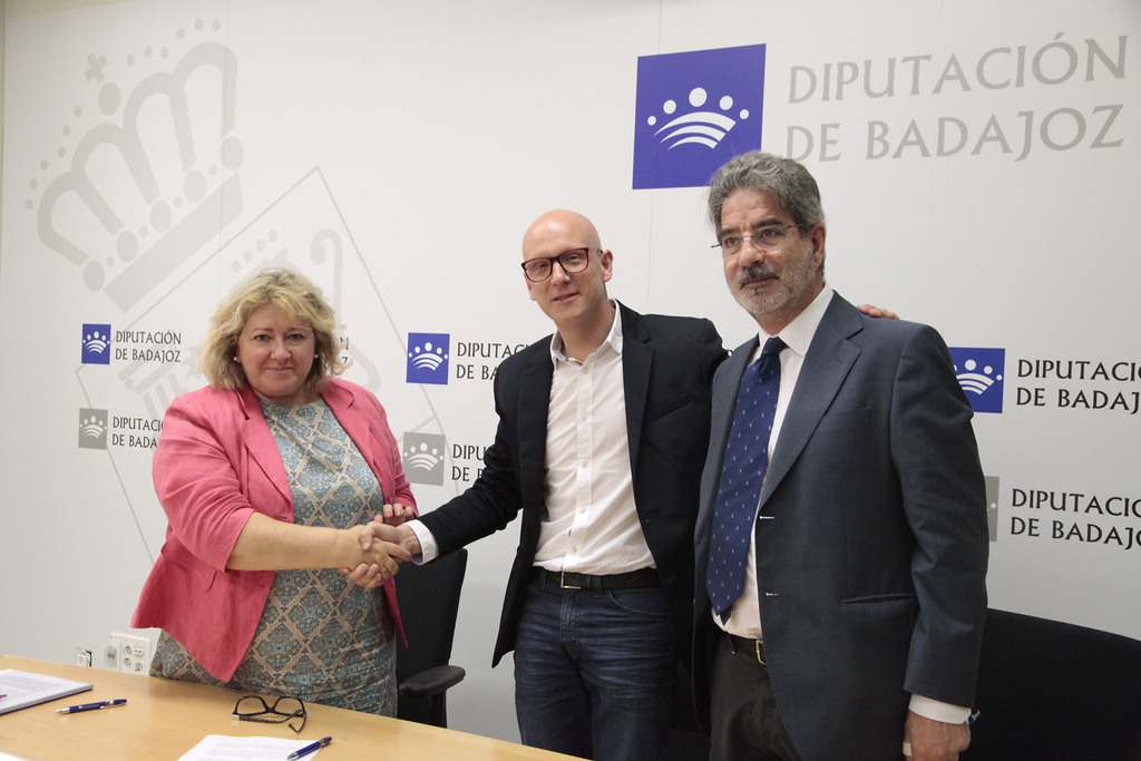La Diputación pacense y el Colegio de Abogados de Badajoz renuevan el convenio para la intermediación hipotecaria en la provincia
