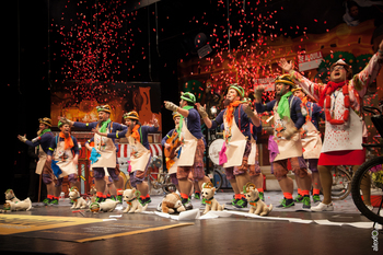 El concurso de murgas del Carnaval de Badajoz 2015 arranca con una noche muy completa