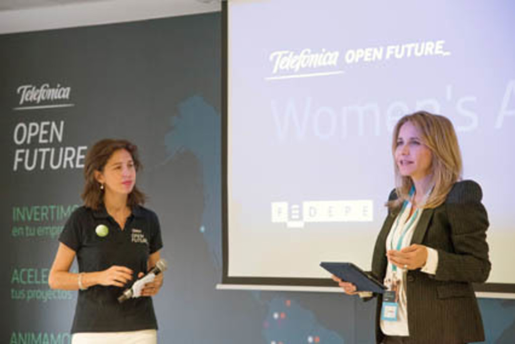 150 emprendedoras en la presentación de Women's Age