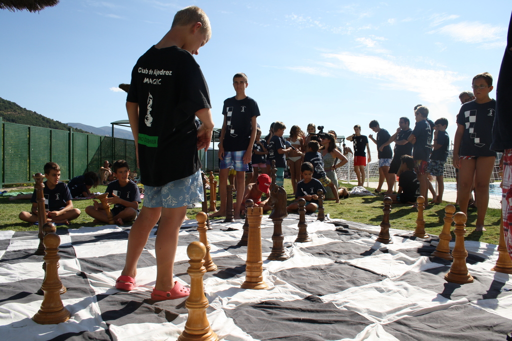 El campamento de verano de ajedrez arranca en Baños de Montemayor