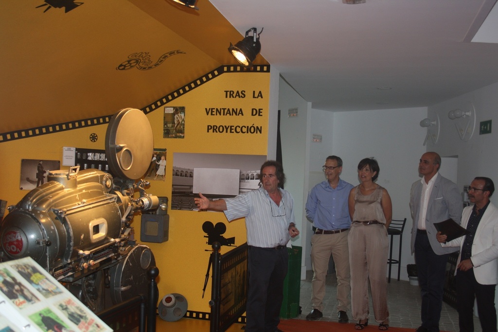 Inaugurada la exposición permanente de material cinematográfico en Zafra