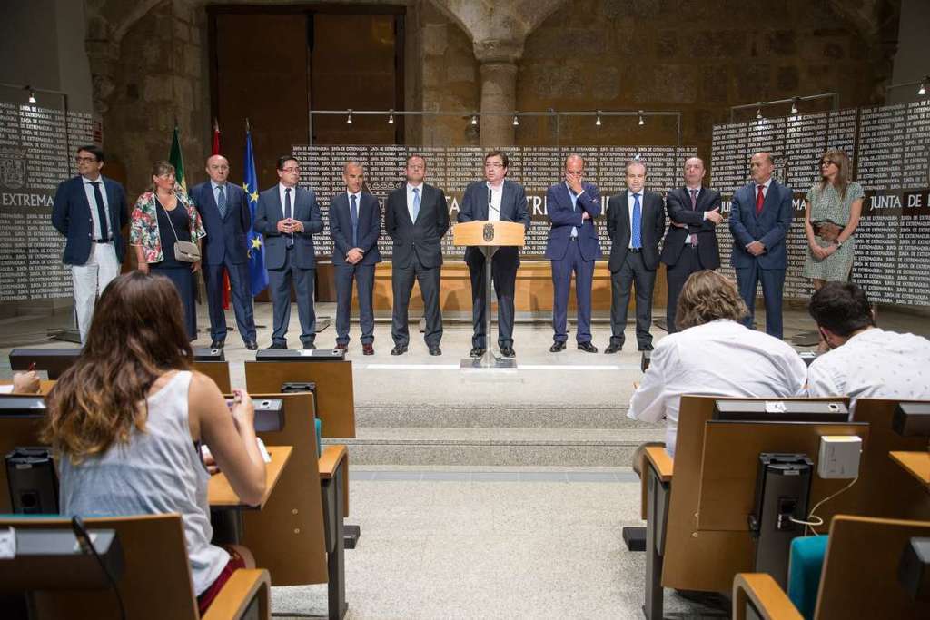 La Junta de Extremadura y 8 entidades financieras constituyen mesas de trabajo para abordar problemas del sector de la vivienda