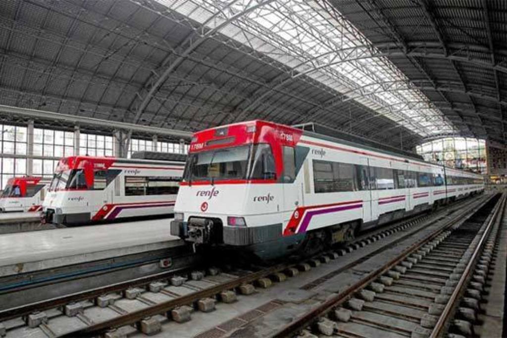 Extremadura pide al Ministerio de Industria que agilice la mejora de las infraestructuras ferroviarias para hacer más competitivas a las industrias de la región