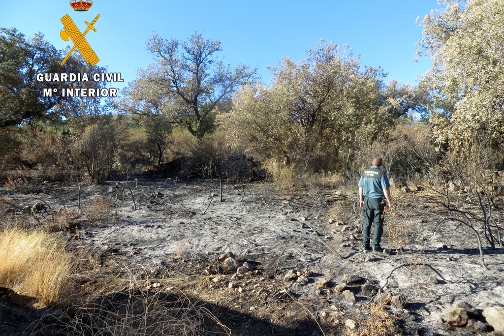 La Guardia Civil investigó a dos personas por el incendio forestal intencionado en una finca de Oliva de Mérida