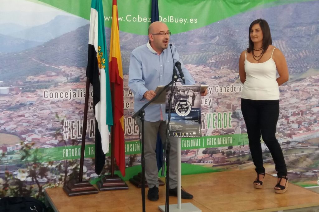Francisco Farrona, diputado de Desarrollo Sostenible de Diputación de Badajoz, inaugura el I Rodeo de San Miguel