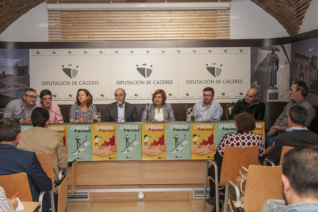 La Diputación y los sindicatos alcanzan por primera vez un acuerdo para regular la Carrera Profesional Horizontal