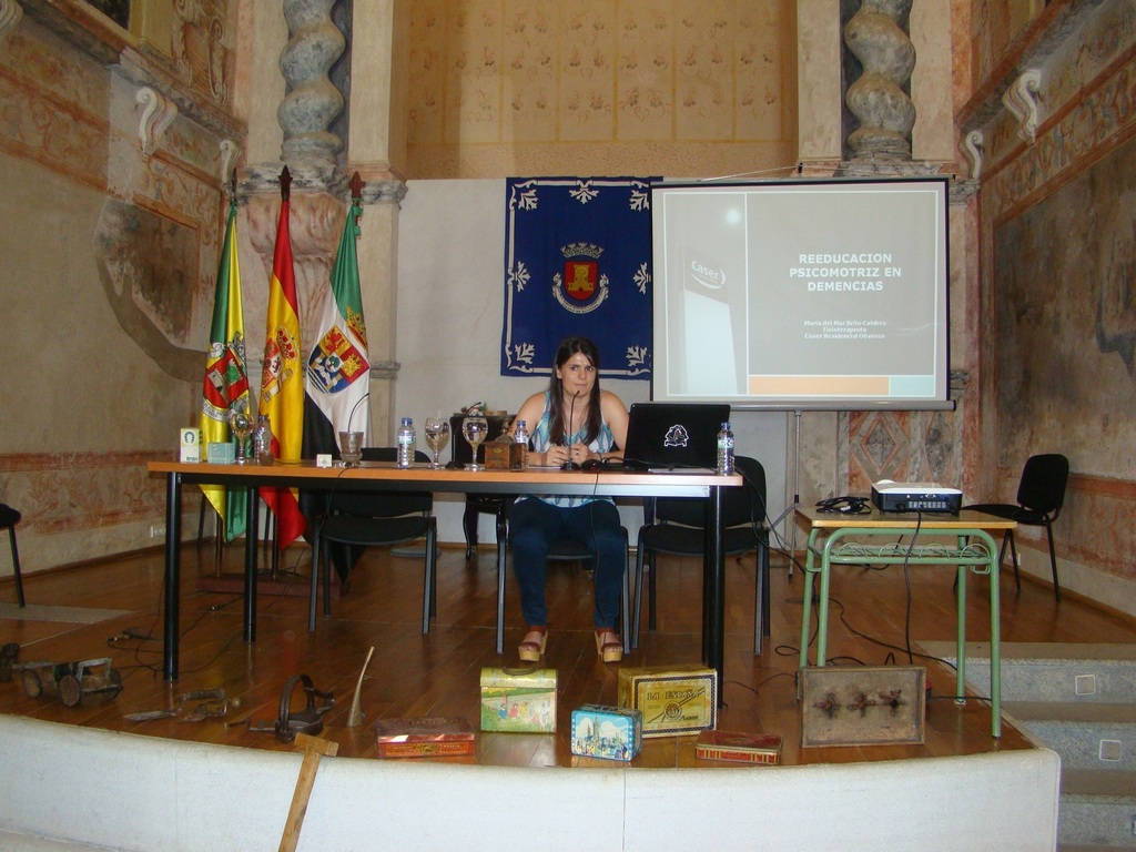Mª Mar Brito Caldera presenta su ponencia
