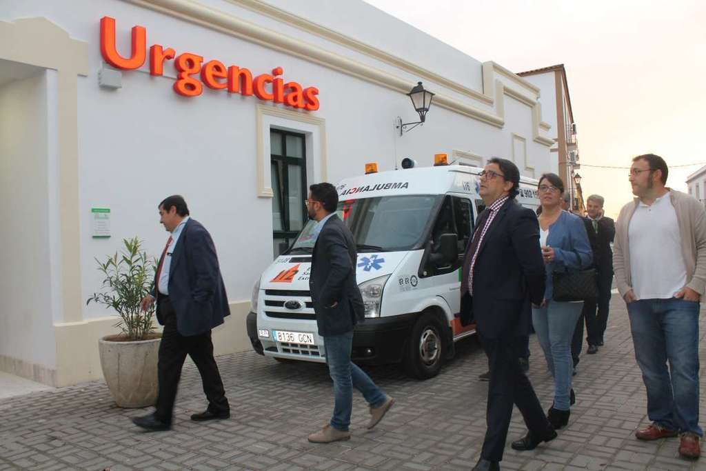 Vergeles visita el nuevo centro de salud de Olivenza que da cobertura a las necesidades sanitarias de la zona