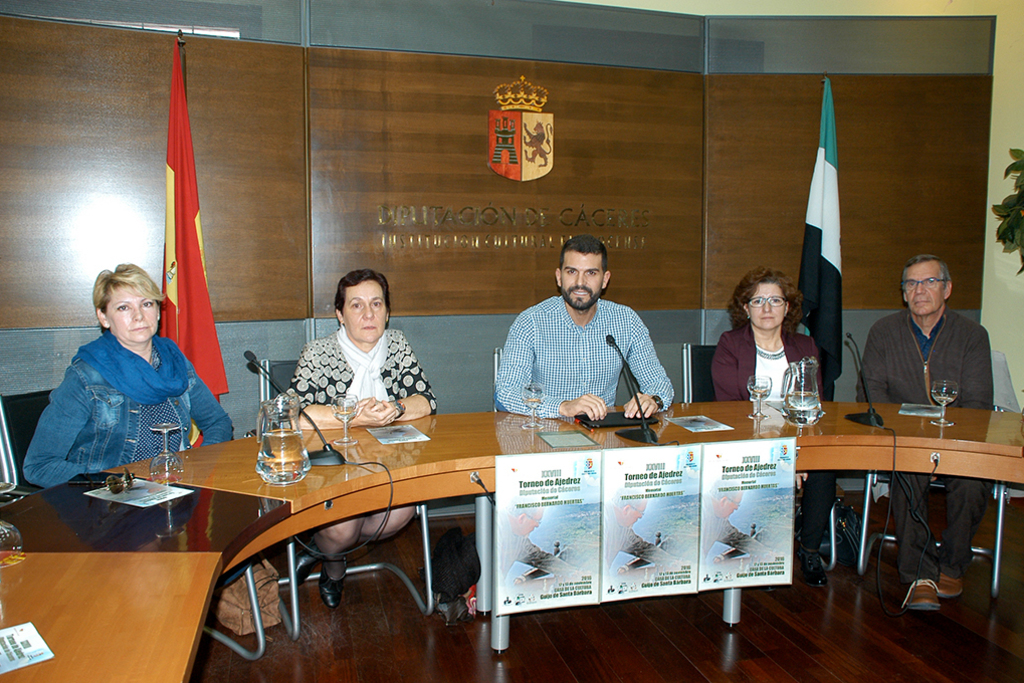 El XXVIII Torneo de Ajedrez de la Diputación rinde homenaje al ex alcalde de Guijo de Sta. Bárbara Francisco Bernardo
