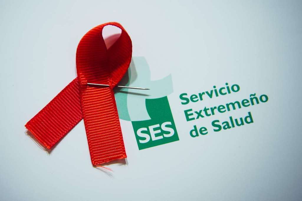 Vergeles presenta los actos del Día Mundial de la Lucha contra el SIDA que se celebra bajo el lema ‘Soy VIH. Soy como tú. ¿Qué nos diferencia?’