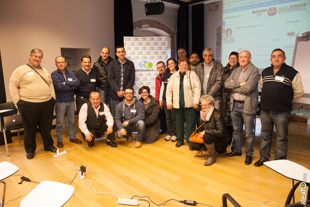 Encuentro con Extremeños de Euskadi en Ermua Curso de Formación de Redes Sociales con Extremeños en Exterior en Ermua ( Euskadi)