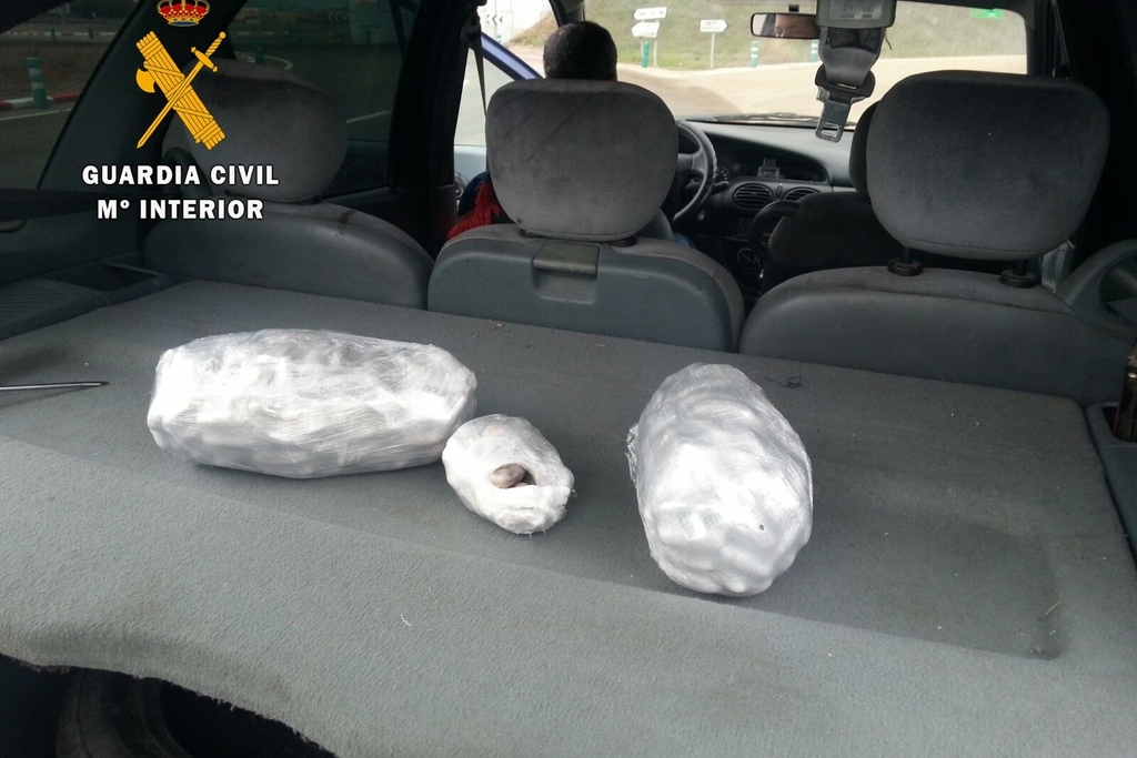 La Guardia Civil de Zafra interviene más de cuatro kilogramos de hachís