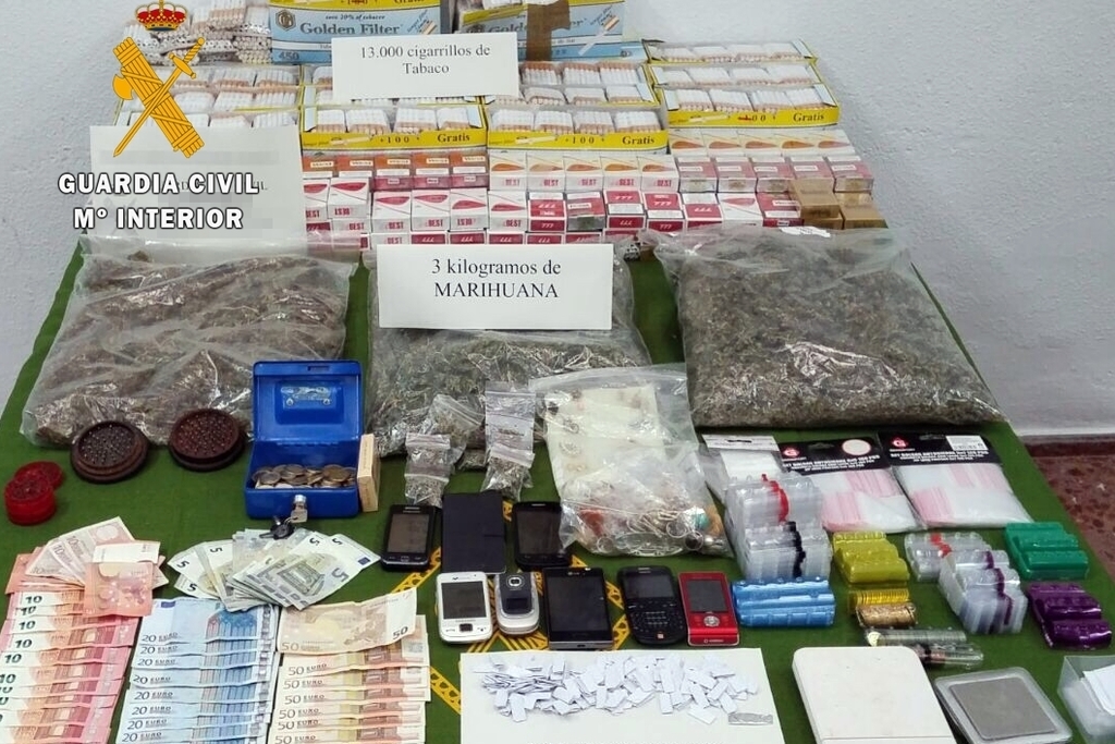 La Guardia Civil detiene a tres miembros de una misma familia por tráfico de drogas