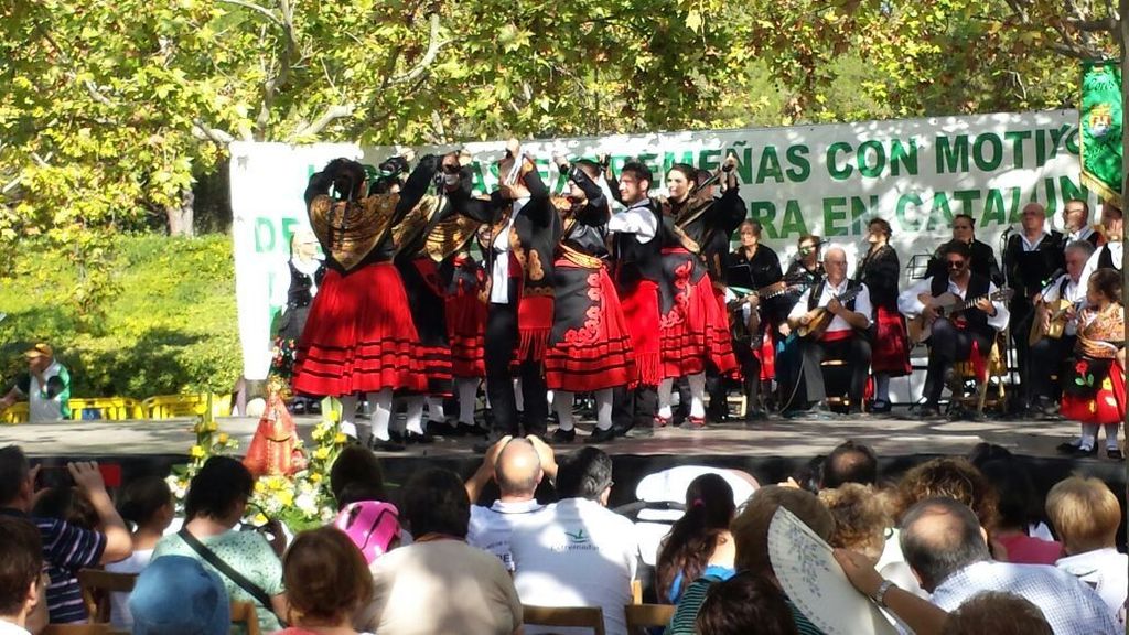 Grupo de coros y danzas "Tierra Extremeña" de la Unión Extremeña de Terrassa IMG-20140921-WA0054