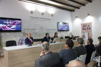 La Diputación de Badajoz presenta en FITUR 2017 los nuevos productos turísticos de la provincia