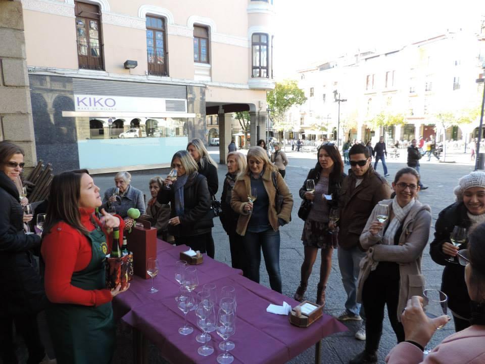 Cata de vino y tapas. Restaurante Gredos Cata de vino francés en Restaurante Gredos Plasencia