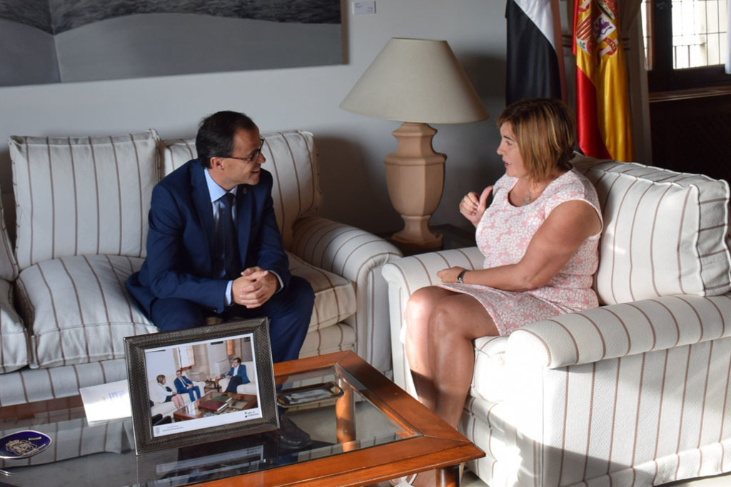 Las Diputaciones de Cáceres y Badajoz se coordinan para prestar sus servicios en igualdad de condiciones