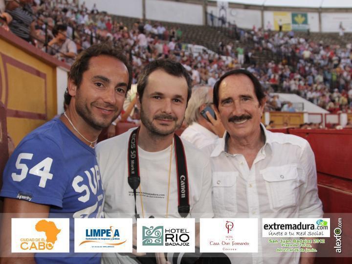 Antonio Ferrera - Toros Badajoz 2012 Manolo Molés y David Casas con Alejandro Barredo