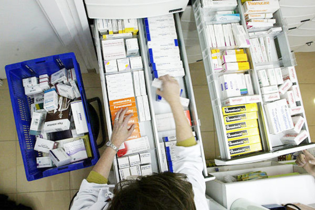 La Junta pone en marcha un plan de eficiencia farmacéutica y centralizará la compra de medicamentos