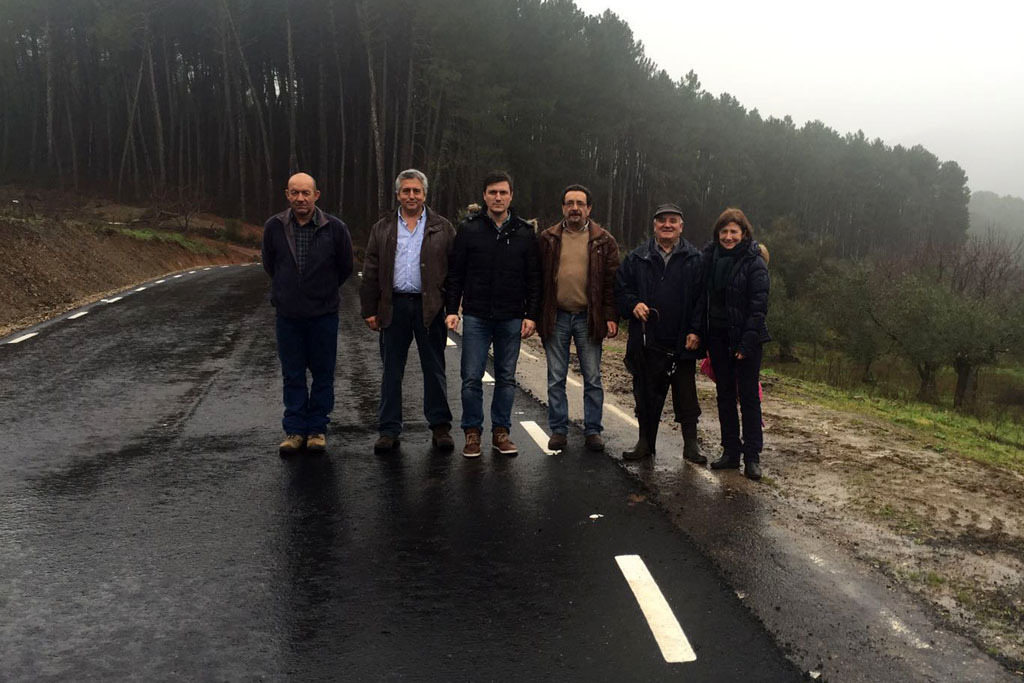 La Diputación cacereña amplía el ancho de la carretera EX-204 a Cambrón