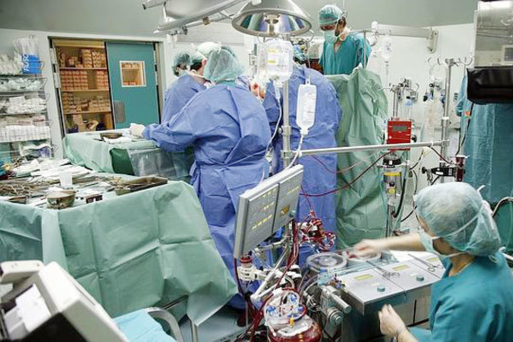 El SES inicia los trabajos previos para poner en marcha el trasplante renal de donante vivo