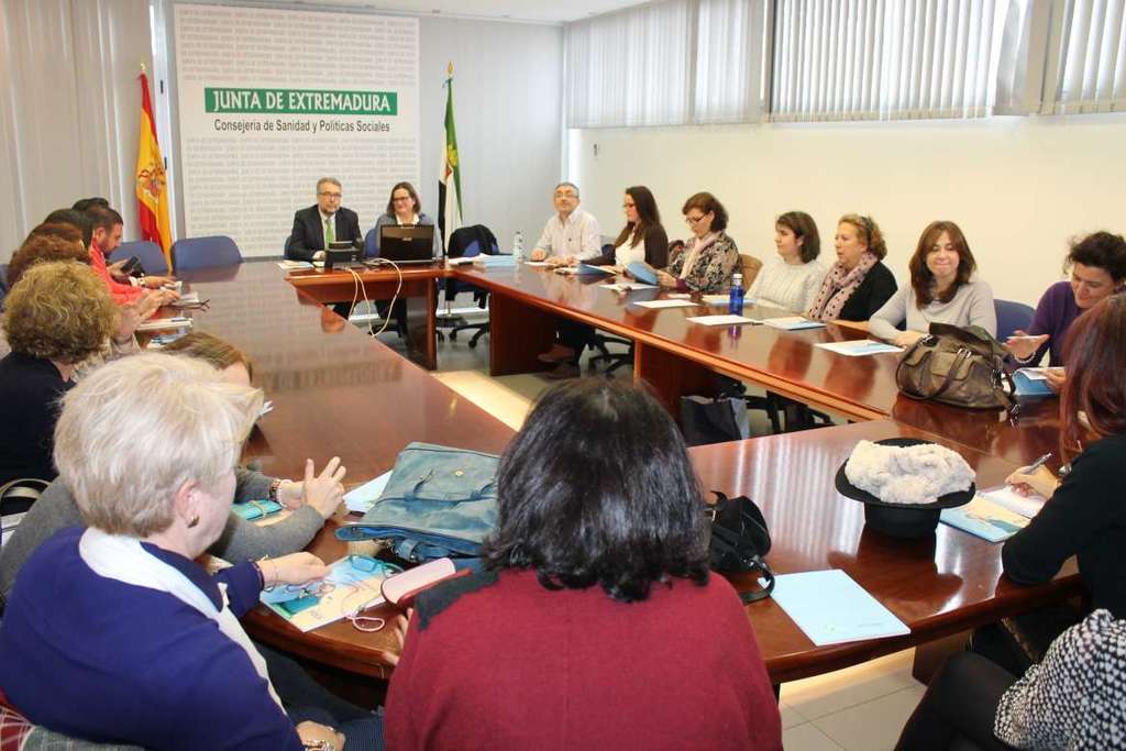 La Junta elabora el Protocolo de Atención a Adolescentes y Jóvenes en los Centros de Drogodependencias de Extremadura