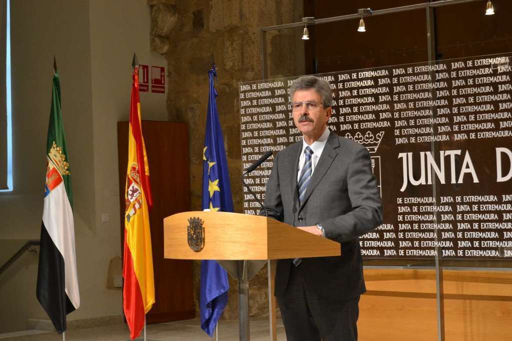 La Junta critica que el Ministerio de Energía, Turismo y Agenda Digital bloquee el despliegue de la banda ancha en Extremadura