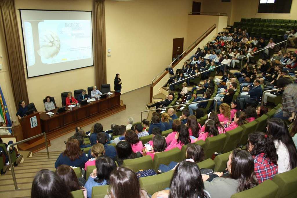La Junta de Extremadura potencia la inserción laboral del alumnado de Atención Sociosanitaria de las Escuelas Profesionales
