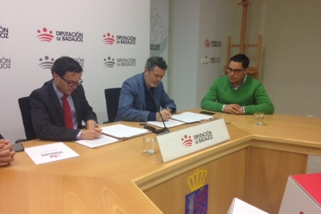 Junta de Extremadura y Diputación de Badajoz firman el acuerdo para la adecuación de la carretera que une Valdivia y Zurbarán