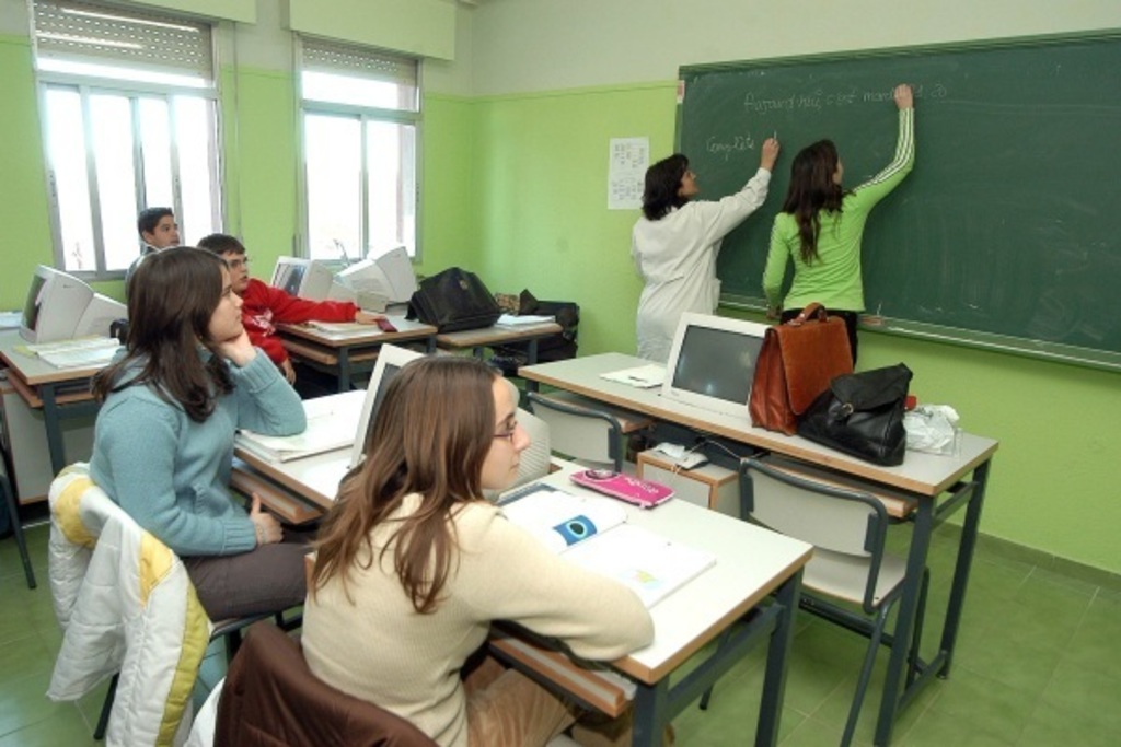 Casi 500 docentes obtienen la acreditación y habilitación lingüística para optar a puestos en las 291 secciones bilingües de Extremadura