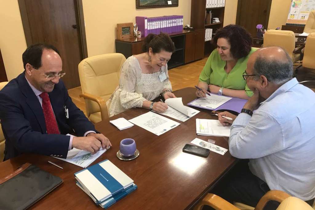 La Junta firma un convenio con Red Eléctrica de España para la gestión sostenible de las ‘Orquídeas de Almaraz’