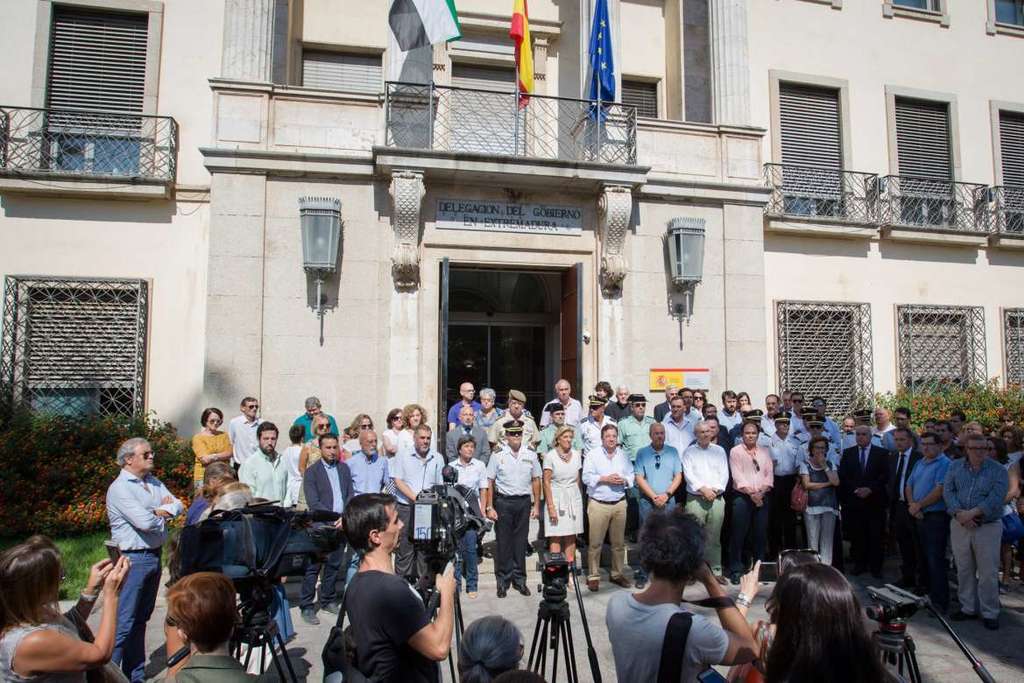 Fernández Vara expresa la solidaridad de Extremadura con las víctimas del atentado de Barcelona y apela a la unidad para luchar contra el terrorismo