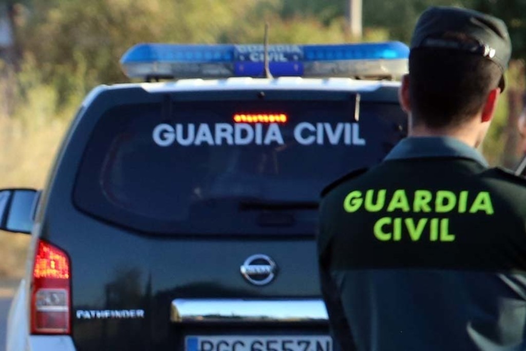 La Guardia Civil detiene a una persona por suplantar a otra en el examen teórico del permiso de conducir