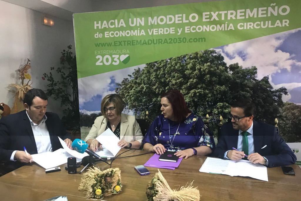 La FEMPEX y las Diputaciones Provinciales se adhieren formalmente a la Estrategia de Economía Verde y Circular de la Junta de Extremadura