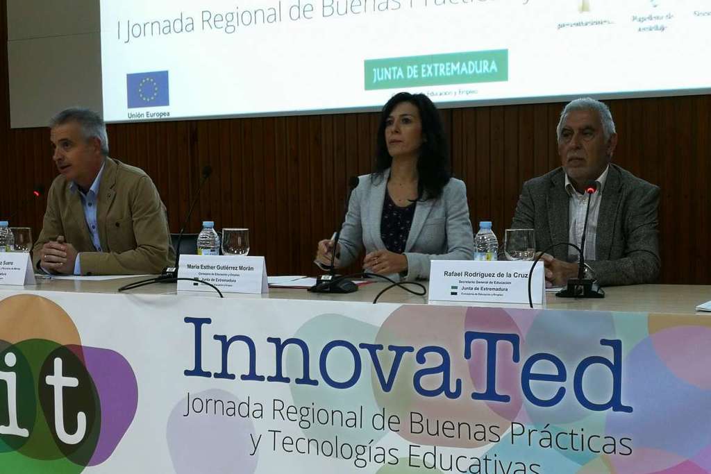 Esther Gutiérrez destaca el talento de los docentes extremeños en el desarrollo de experiencias innovadoras con TIC