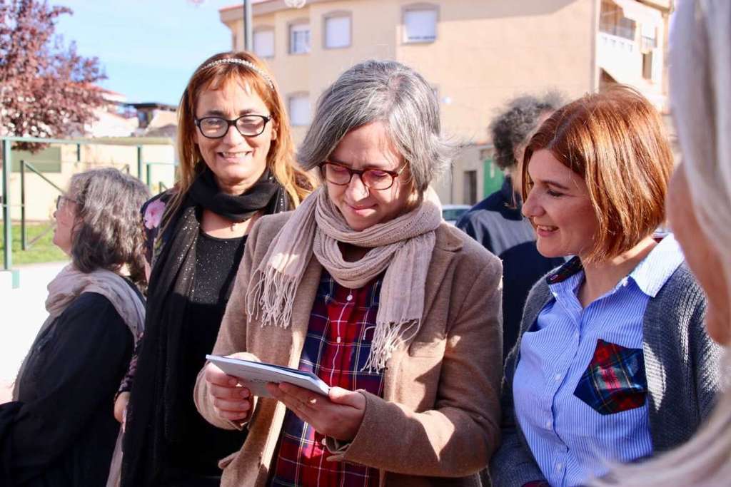 Leire Iglesias subraya la necesidad de trabajar conjuntamente con la Federación de Asociaciones de Teatro de Extremadura