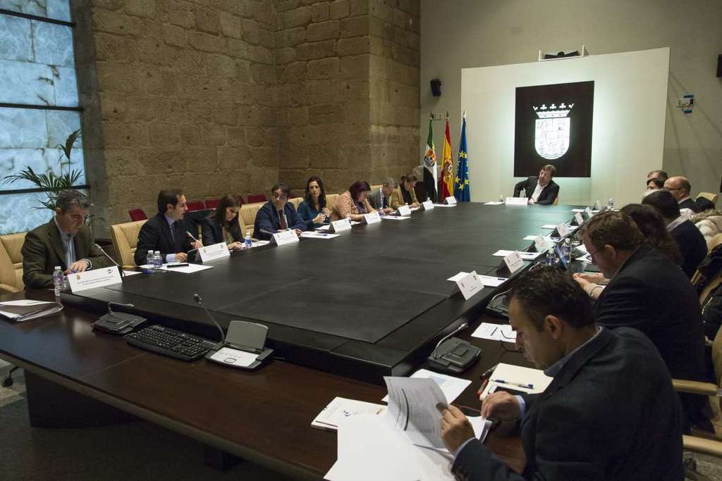La Junta de Extremadura da a conocer el borrador de la Ley del Tercer Sector de Acción Social a las entidades que lo integran