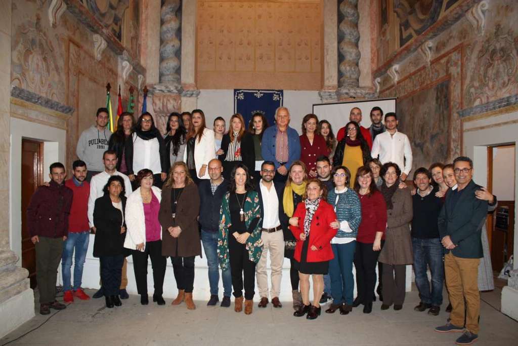 La consejera de Educación y Empleo destaca que la Junta de Extremadura apuesta por las competencias genéricas en la clausura de dos escuelas profesionales en Olivenza