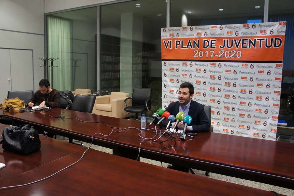 El Instituto de la Juventud de Extremadura ha duplicado en los últimos cuatro años los fondos destinados a ayudas a asociaciones juveniles y entidades