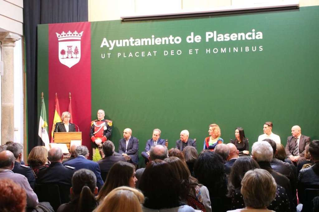 La consejera de Cultura e Igualdad asiste a la entrega de los Premios San Fulgencio de Plasencia