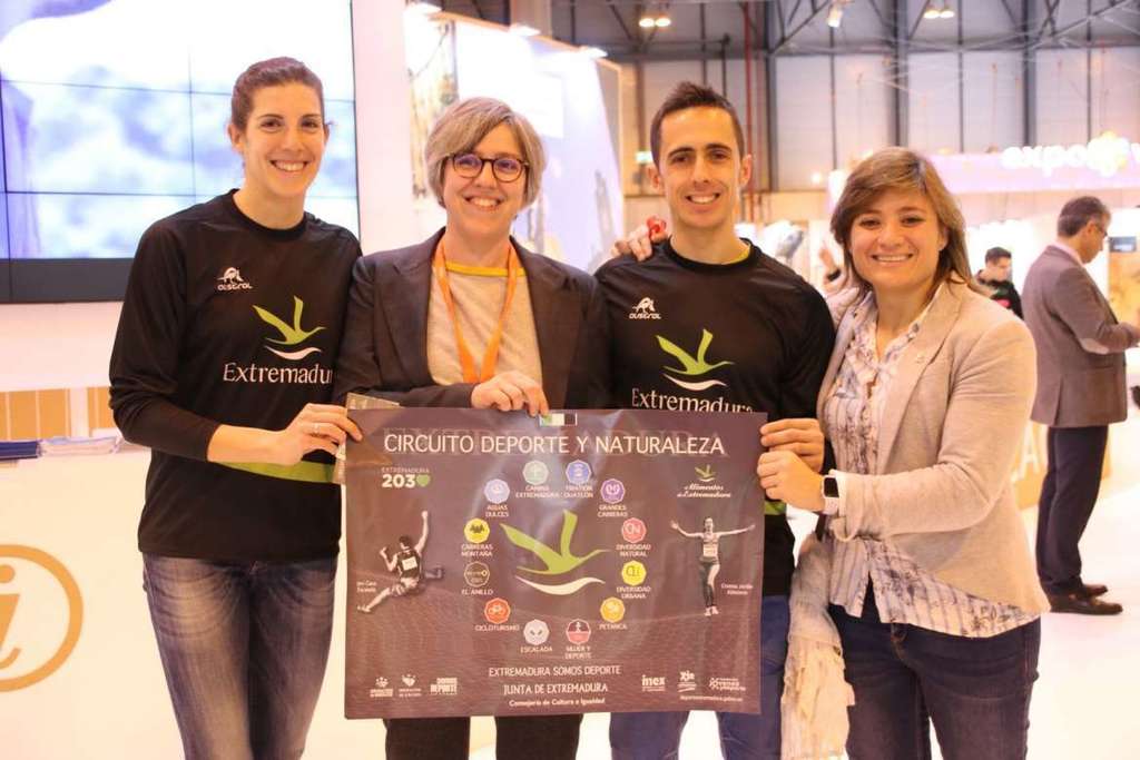 La consejera de Cultura e Igualdad presenta el Circuito Deporte y Naturaleza en FITUR 2018