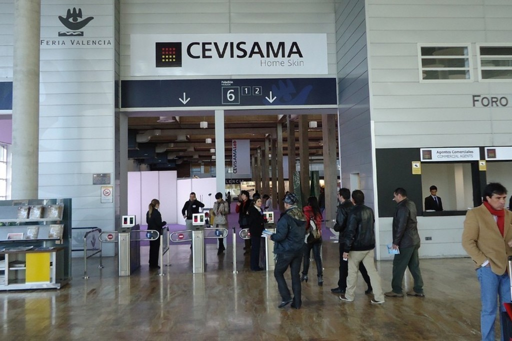 Extremadura Avante acompaña a empresas extremeñas en el Salón Internacional de Cerámica que se celebra en Valencia