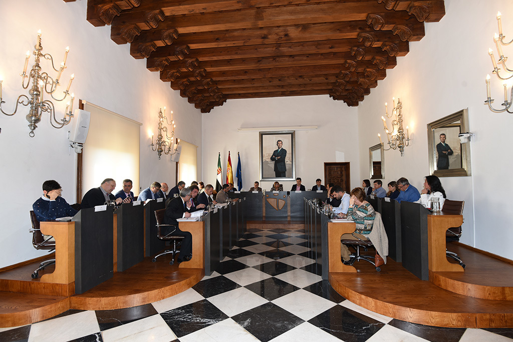 Diputación de Cáceres aprueba un proyecto de 6,7 millones de euros para alumbrados públicos e implantación de energías renovables
