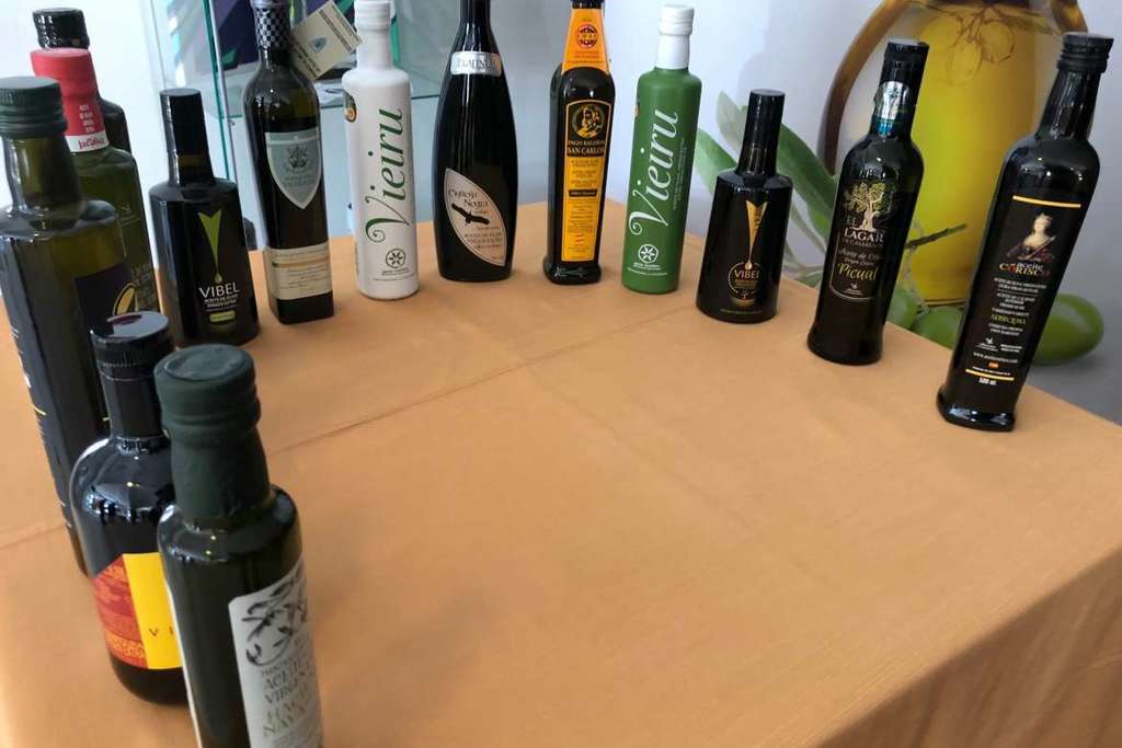 Begoña García muestra la plena confianza de la Junta con el sector del aceite de oliva