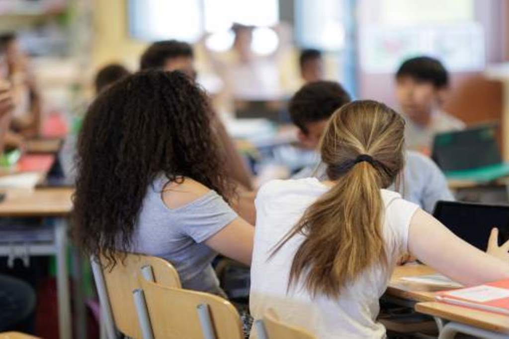 Educación incrementa en 120 docentes la plantilla del próximo curso por la reducción de horas lectivas en Secundaria
