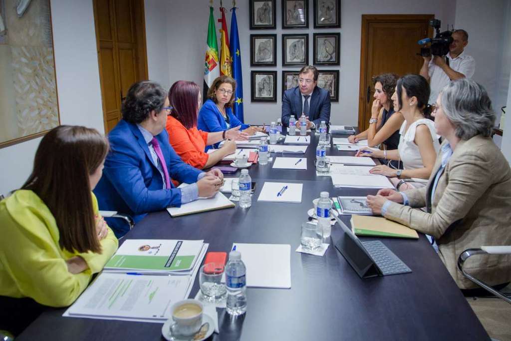 El Consejo de Gobierno aprueba la concesión de las Medallas de Extremadura 2018