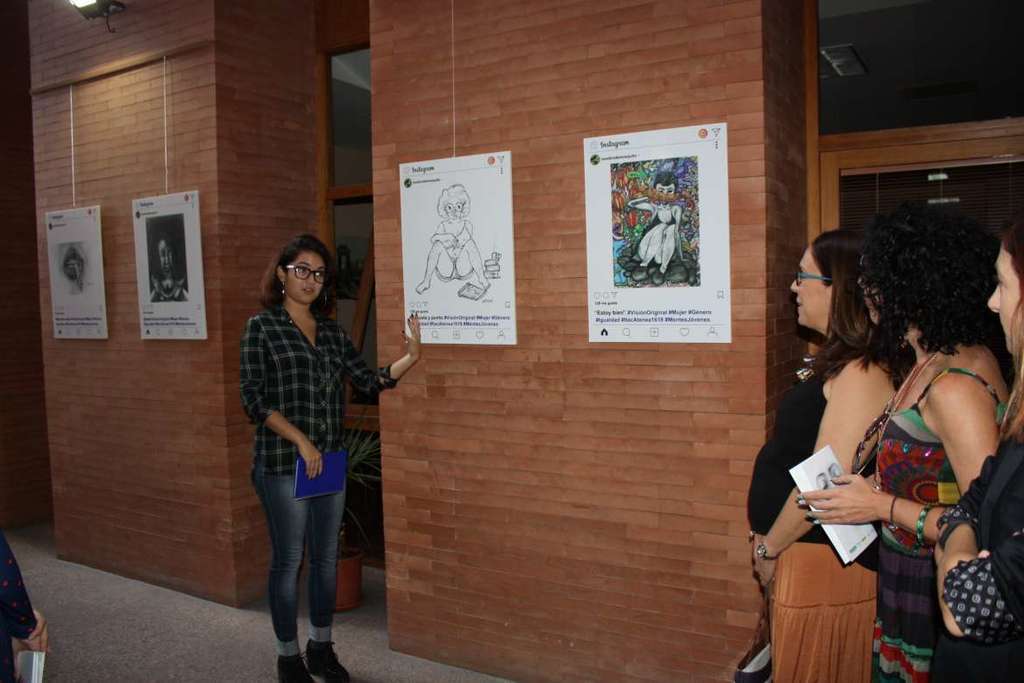 La directora general de Empleo inaugura una exposición del alumnado que ha finalizado su formación en el Proyecto Ítaca