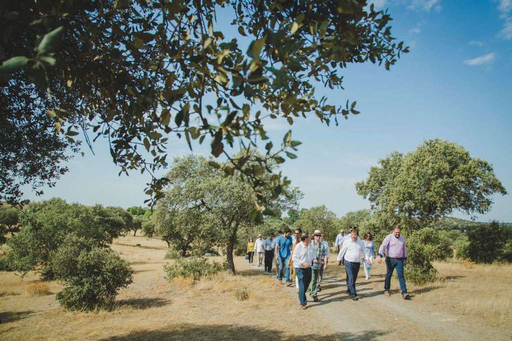 Vara destaca la relación de la dehesa con la economía verde circular, la historia de Extremadura y la ecología