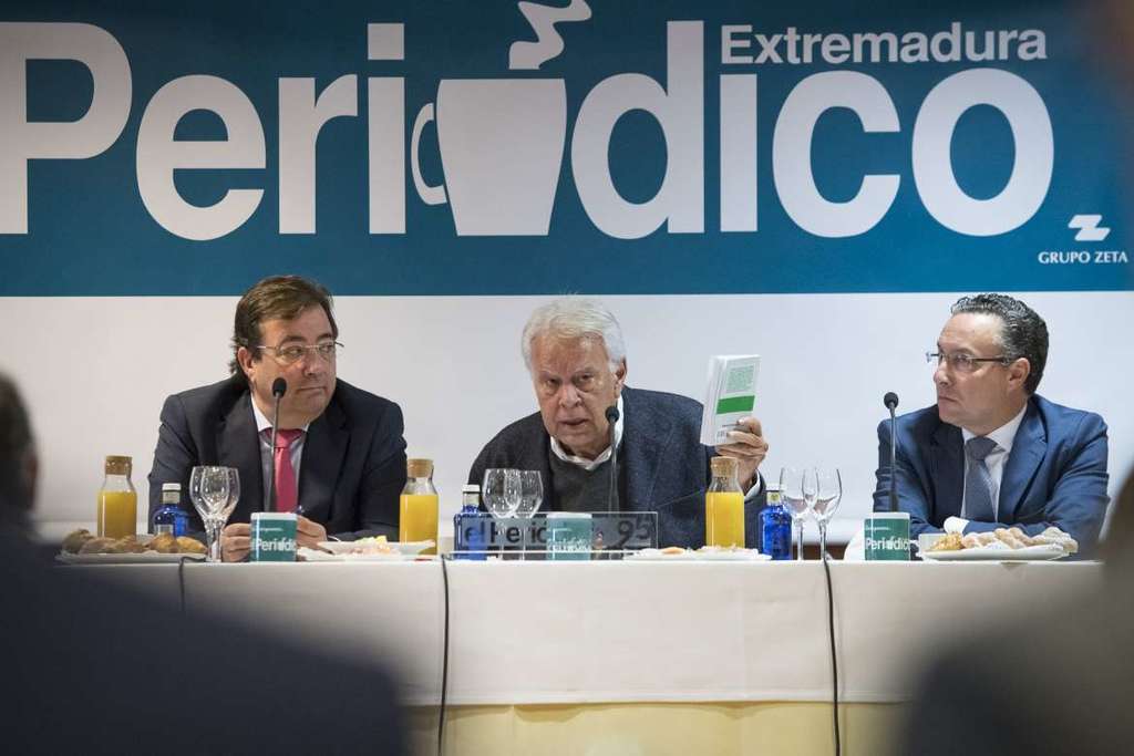 Vara ensalza el valor del diálogo en la construcción de la España democrática